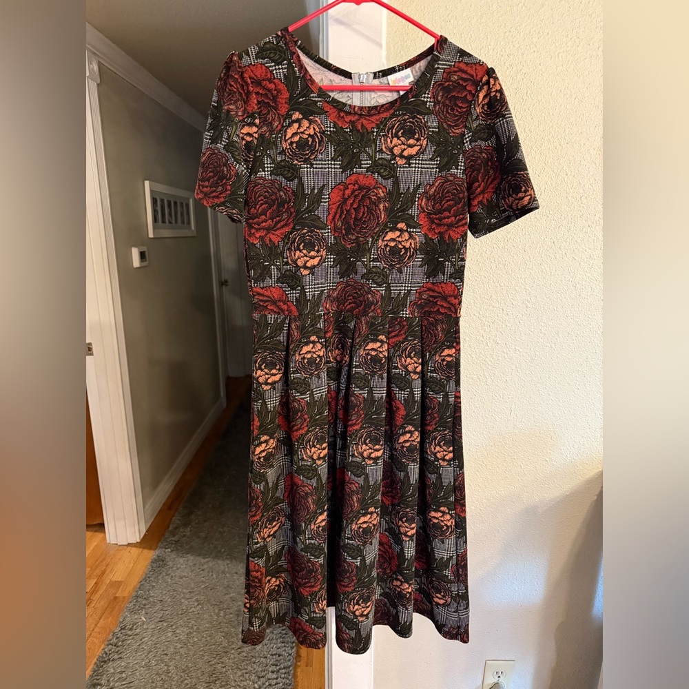 Lularoe Amelia Black White Red Roses Size Large